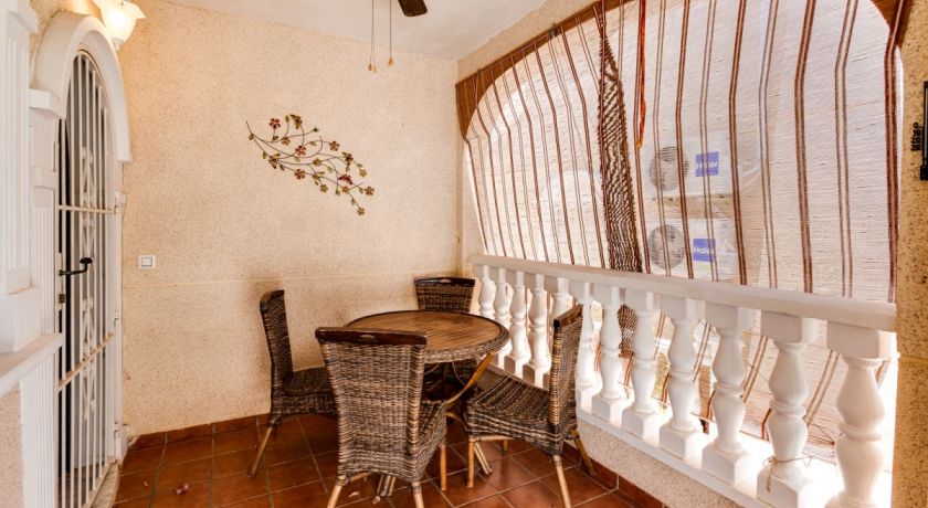 Уютная вилла в отличном состоянии в ЛОС АЛЬТОС ( DEL DUQUE). Стоимость 196.000€ Ref: AL-342 - вилла в Лос Альтос (Alicante)
