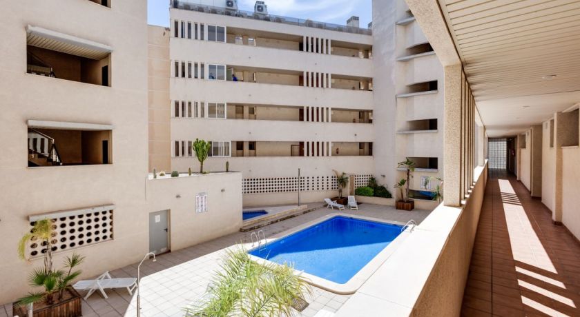 Aпартамент в Торревьехе на первой линии моря и всего в 200 метрах от пляжа  - квартира в Torrevieja (Alicante)