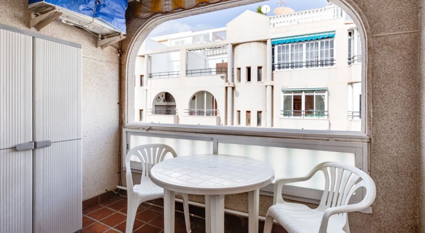Очень хорошая квартира, всего в десяти минутах ходьбы от Playa de el Cura - квартира в Torrevieja (Alicante)
