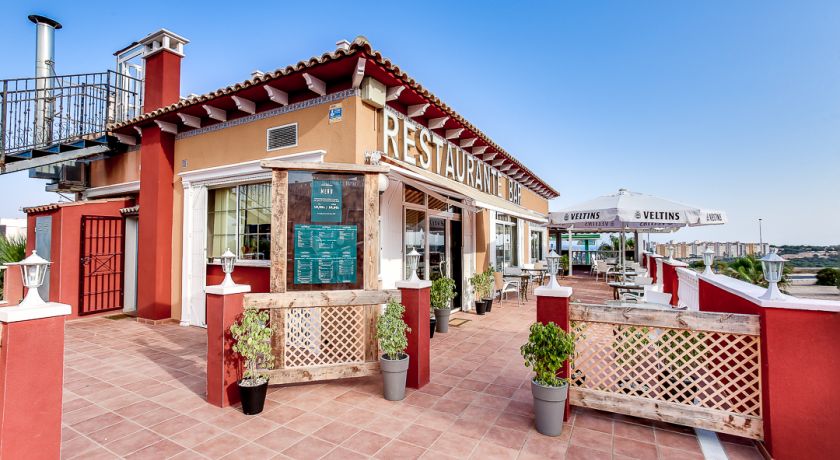Traspaso de restaurante en C.C. Lomas de Cabo Roig - коммерческая в Torrevieja (Alicante)